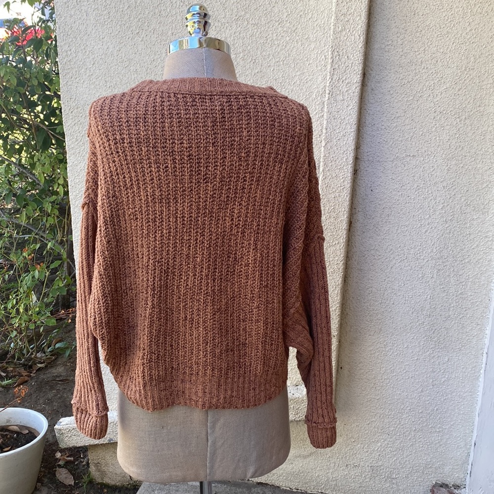 Free People from Bloomingdale’s great brownish color knitted cropped sweater - Picture 7 of 13